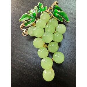 Vintage Green Jade Cascade Grape Cluster Brooch Pin B51